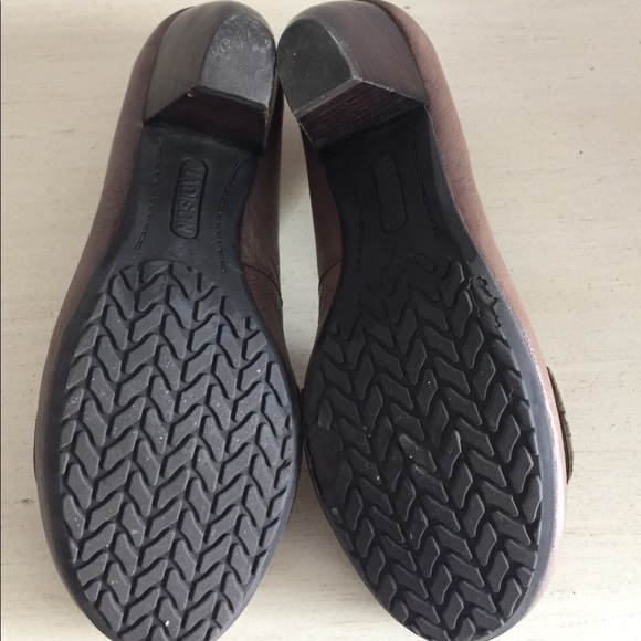 Taupe, leather loafer with short heel - Picture 3 of 4