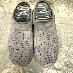 Dansko lightweight scuffs