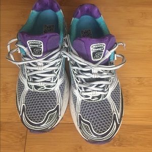 Like new condition Brooks Ghost 5 running shoes