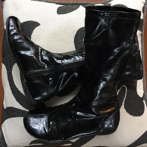 Girls black size 4 Kenneth Cole patent boots
