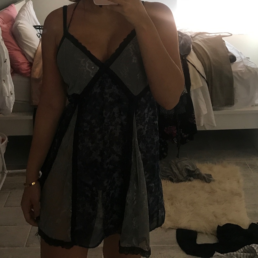 Cute mini dress never worn