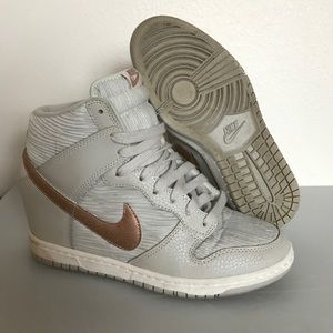 Nike sky high dunk fashion sneakers