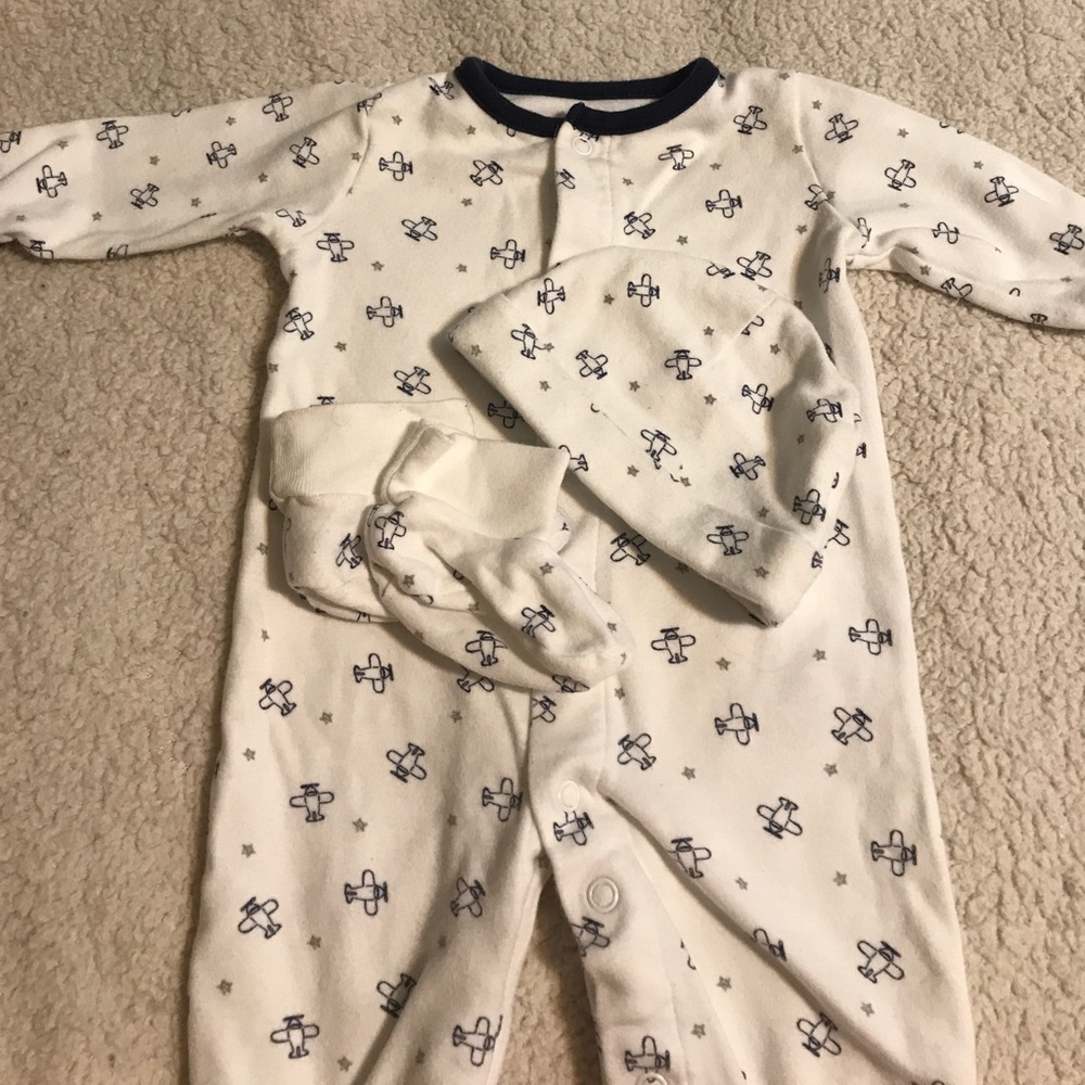 Carter’s airplane outfit