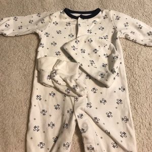 Carter’s airplane outfit