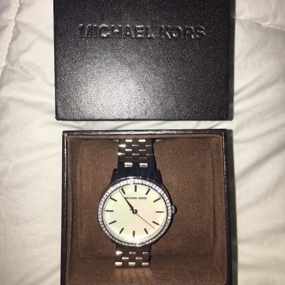 MICHAEL KORS WATCH - Picture 2 of 2