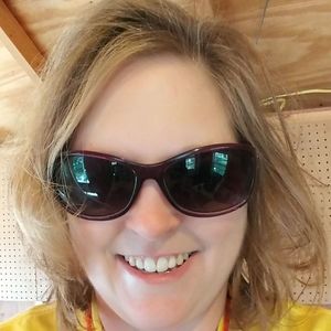 Meet your Posher, Rachel