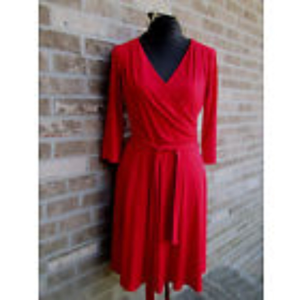 WHITE HOUSE BLACK MARKET Apple Red Cocktail Dress