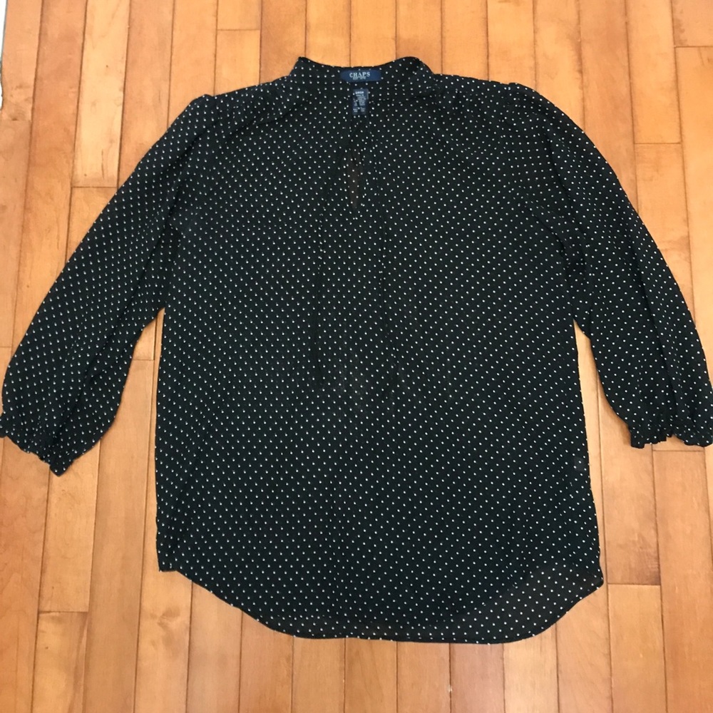 Super cute black and white dot blouse!