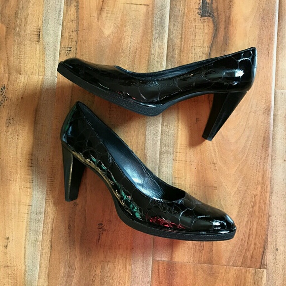 Stuart Weitzman Shoes - Stuart Weitzman  heels size 8.5