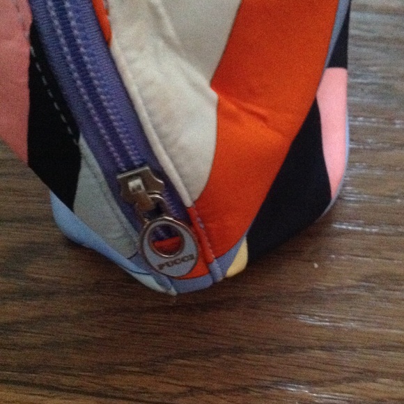 Emilio Pucci multi color sachet - Picture 2 of 4