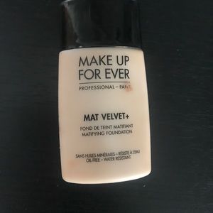 Makeup forever Mat Velvet Foundation