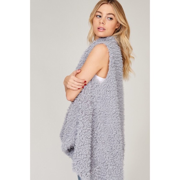 LAST ONE!! Faux Fur Shaggy Vest - Picture 6 of 6