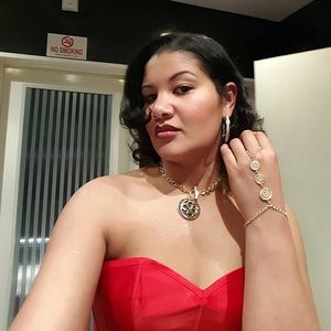 Meet your Posher, Ivette