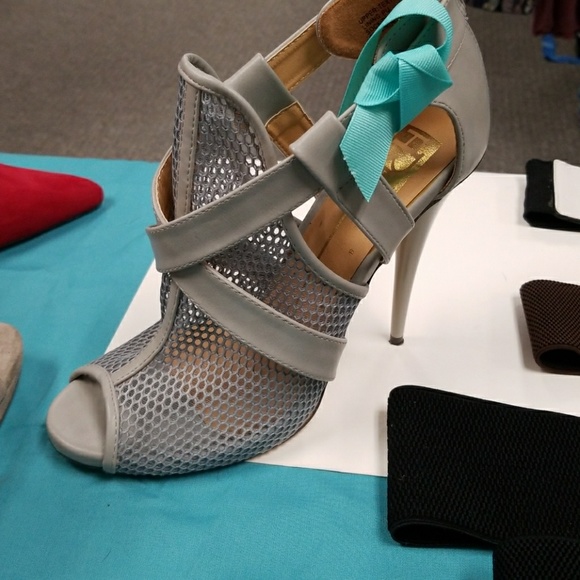 Grey open toe heels - Picture 3 of 4