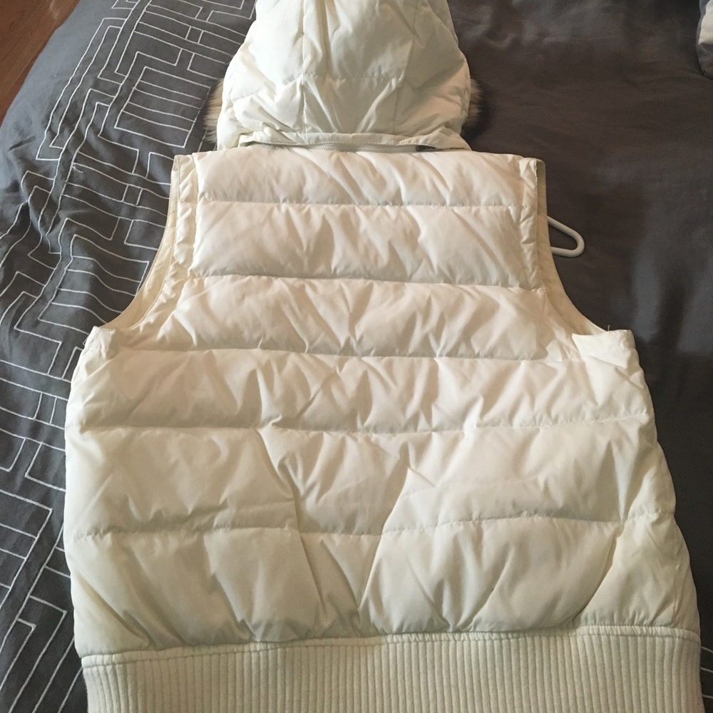 AE down vest - Picture 3 of 3