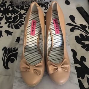 Nude Betsey Johnson Pumps