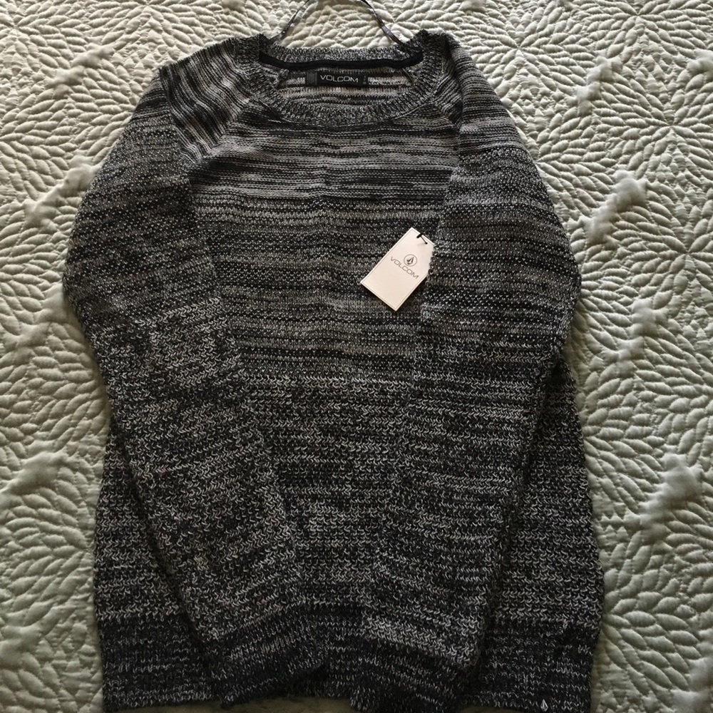Volcom sweater