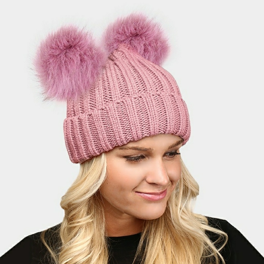 Double PomPom Cable Knit beanie - Picture 2 of 4