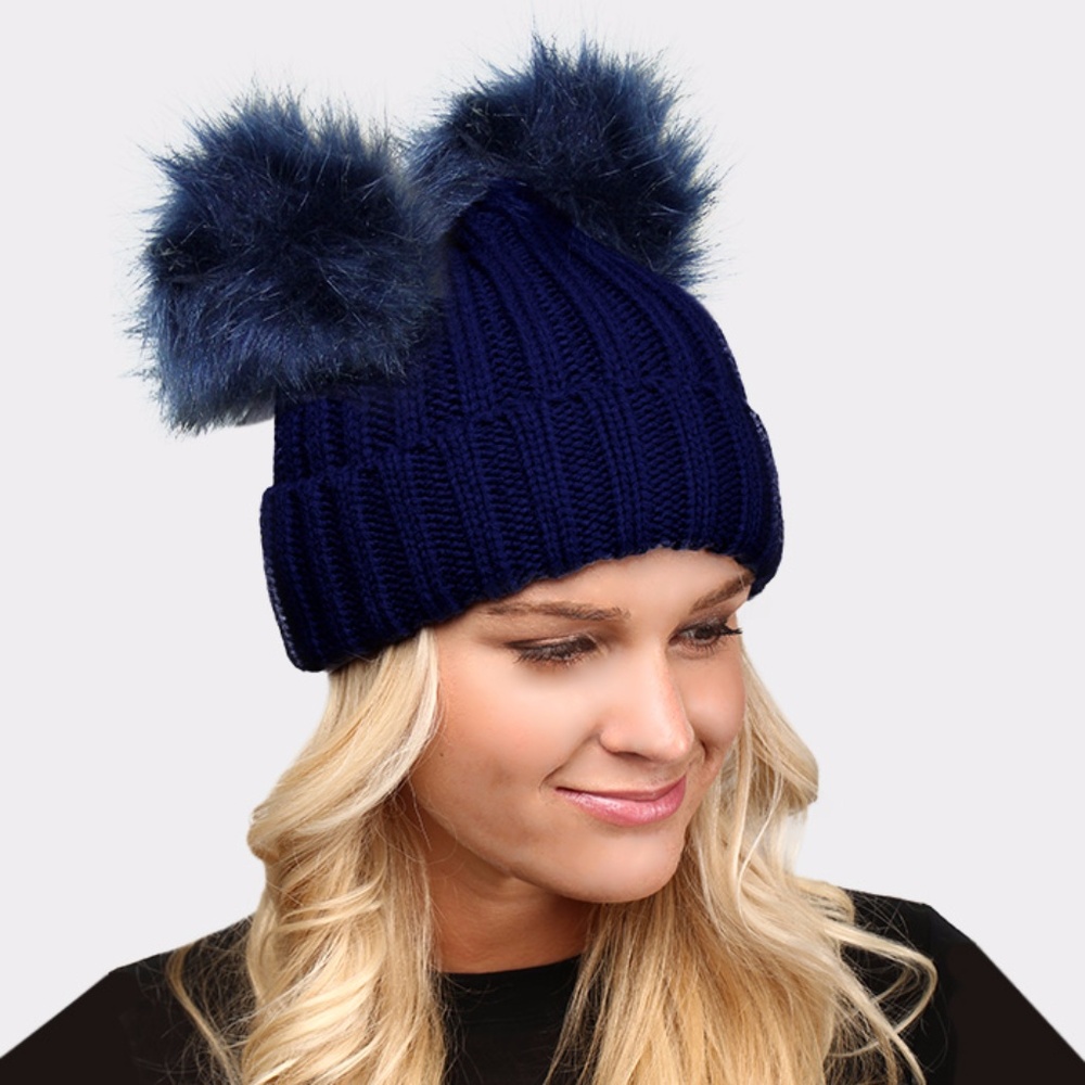 Double PomPom Cable Knit beanie - Picture 4 of 4