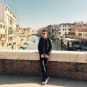 Meet your Posher, Brandon