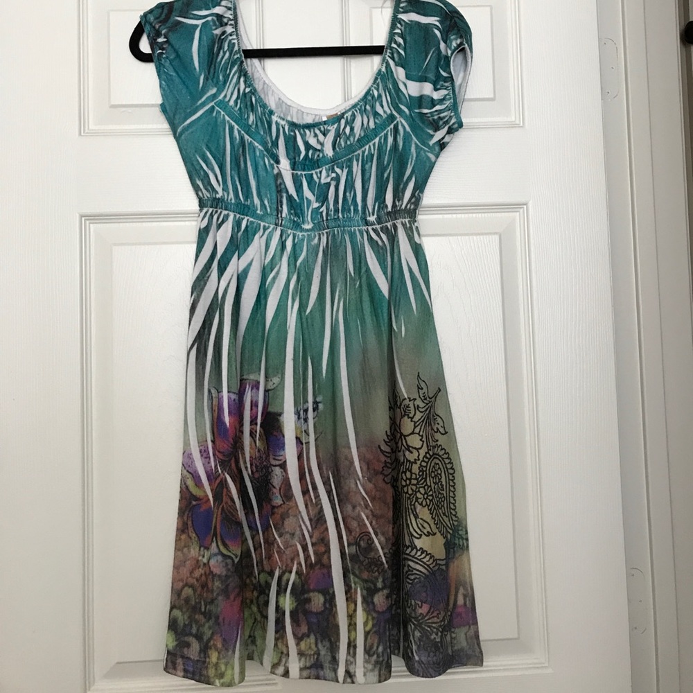 Fun flirty dress! Large.