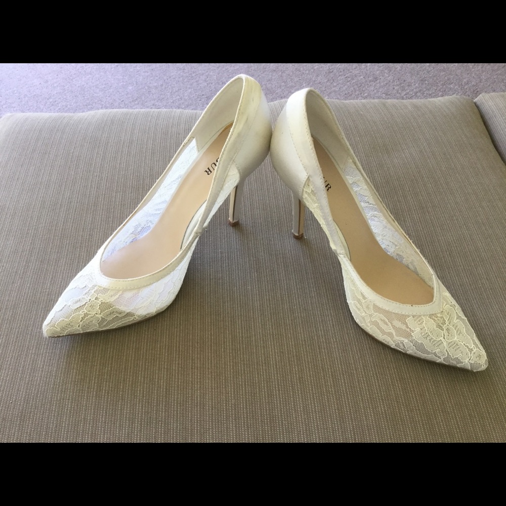 Menbur lace floral high heels