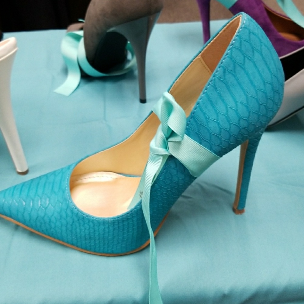 Aqua python heels