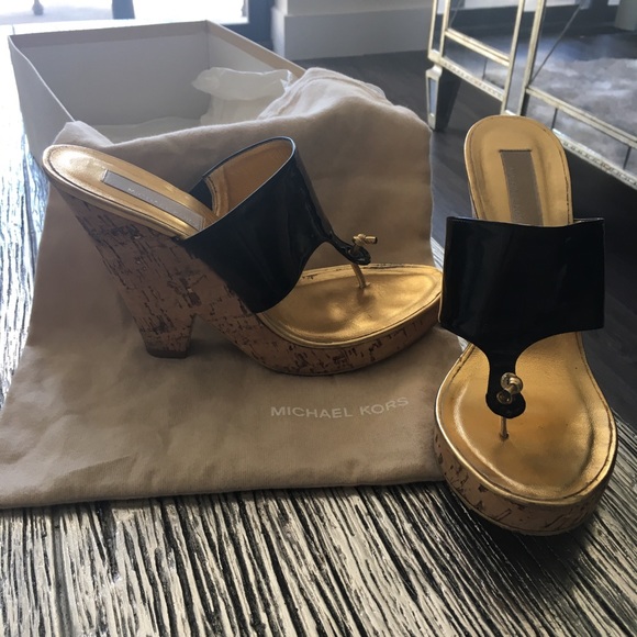 Michael Kors black patent cork bottom wedge 7.5 - Picture 3 of 7
