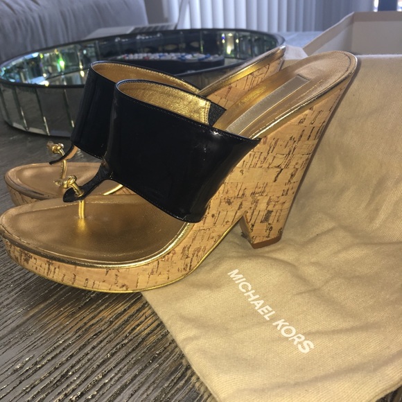 Michael Kors black patent cork bottom wedge 7.5 - Picture 6 of 7