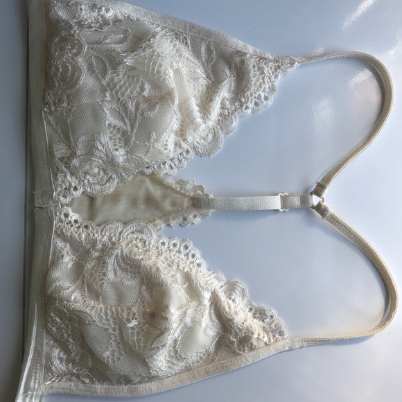 Lacy Cream Bralette - Picture 2 of 2