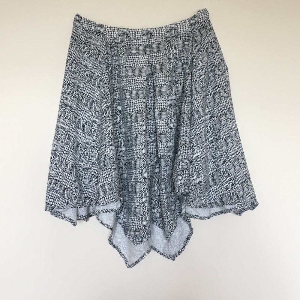 A-Line Black and White Patterned Skirt