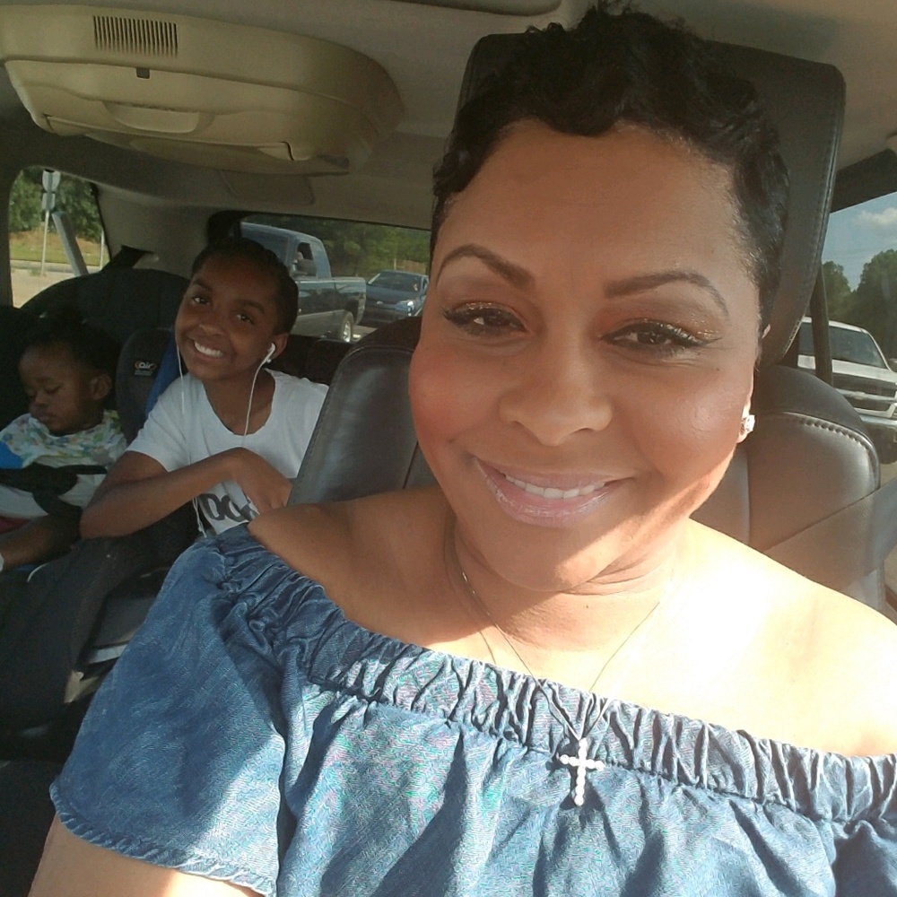 Meet your Posher, Lesli