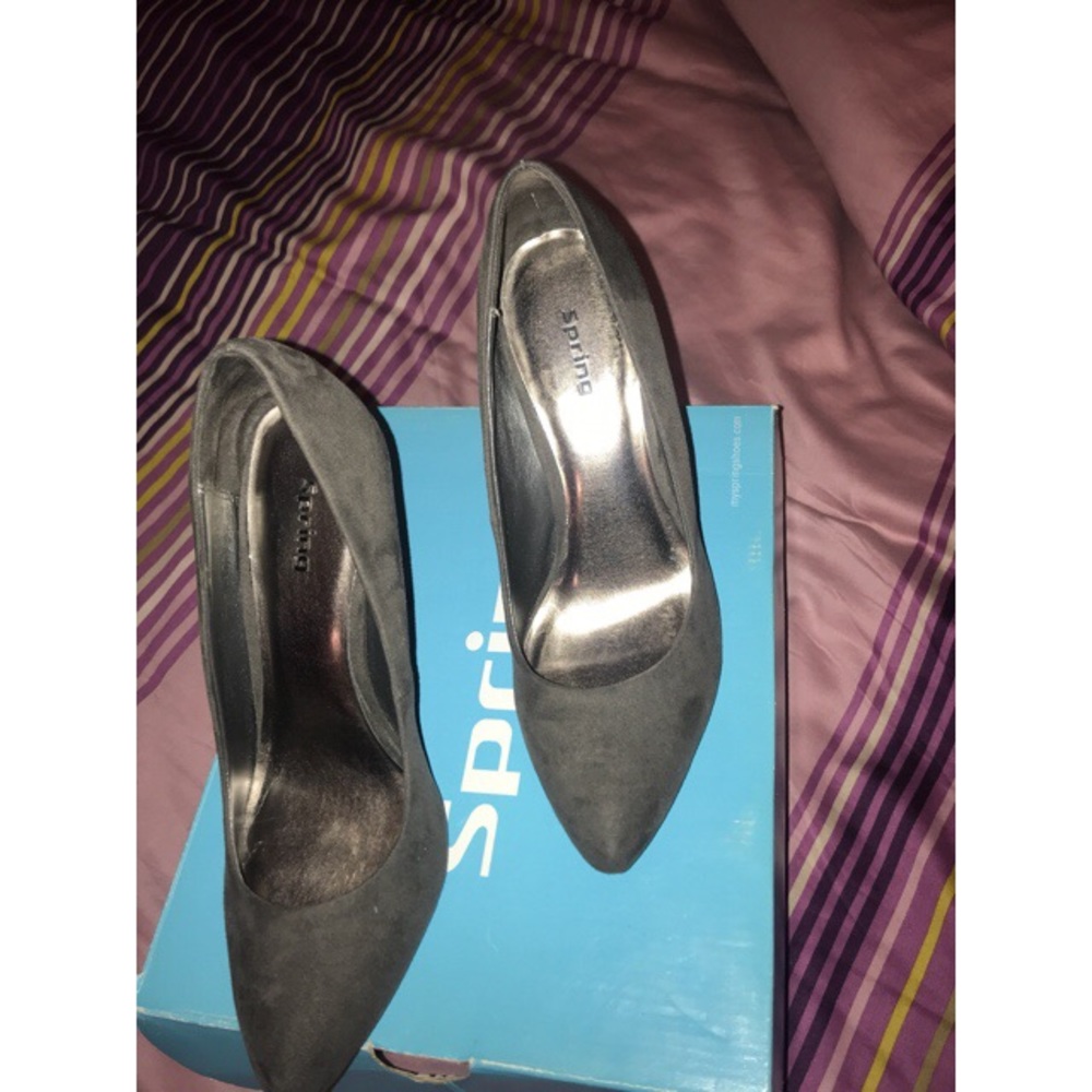 Call it Spring pointed toe slip on pumps.