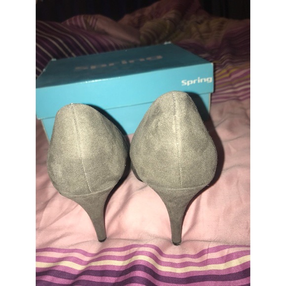 Call it Spring pointed toe slip on pumps. - Picture 5 of 5