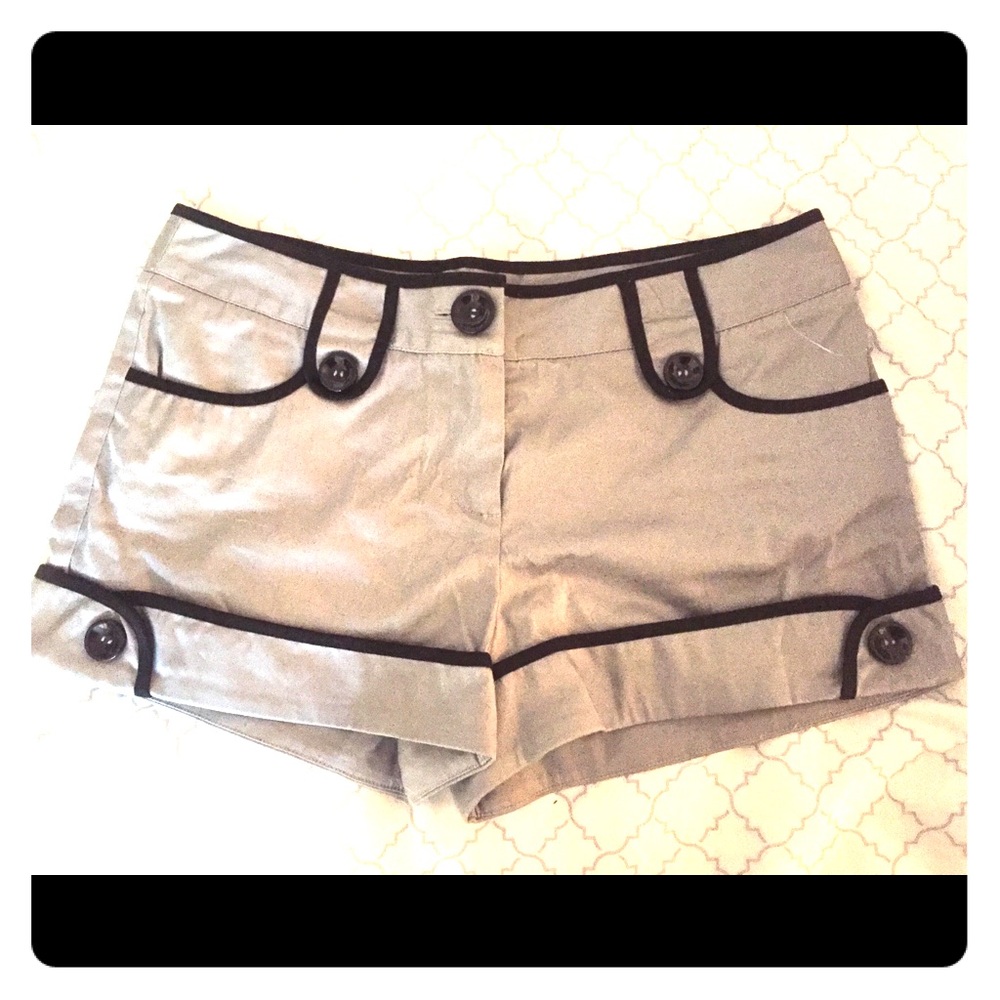Kensie Girl Short Shorts Gray size 7