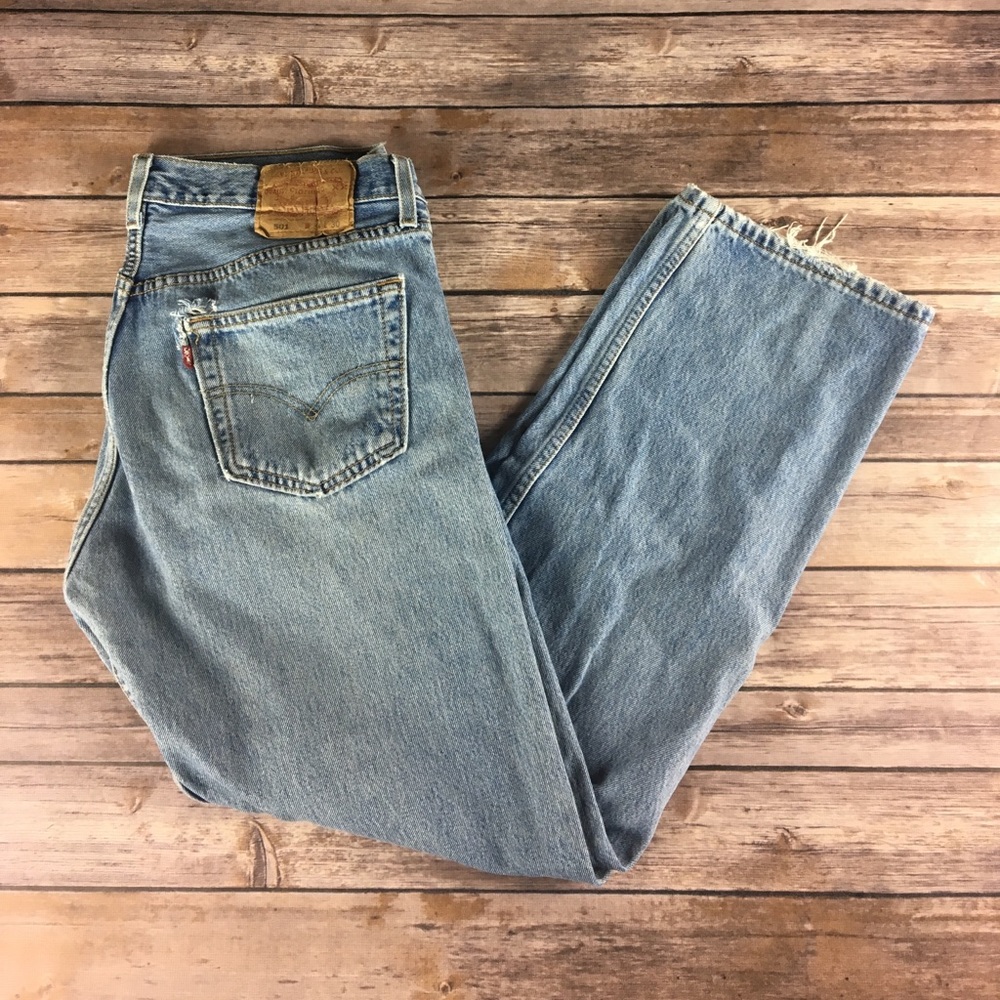 SOLD VINTAGE DISTRESSED 501 BUTTON FLY LEVI JEANS - Picture 2 of 6
