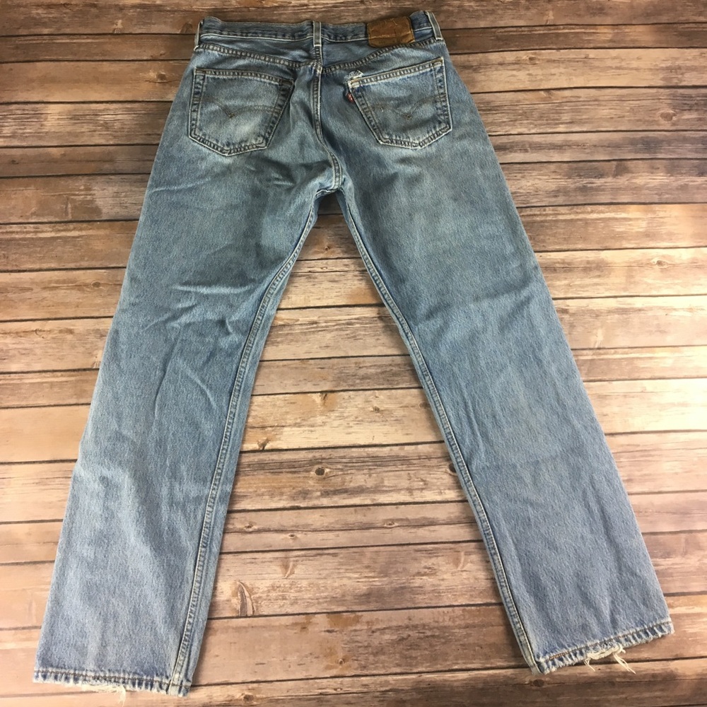 SOLD VINTAGE DISTRESSED 501 BUTTON FLY LEVI JEANS - Picture 5 of 6
