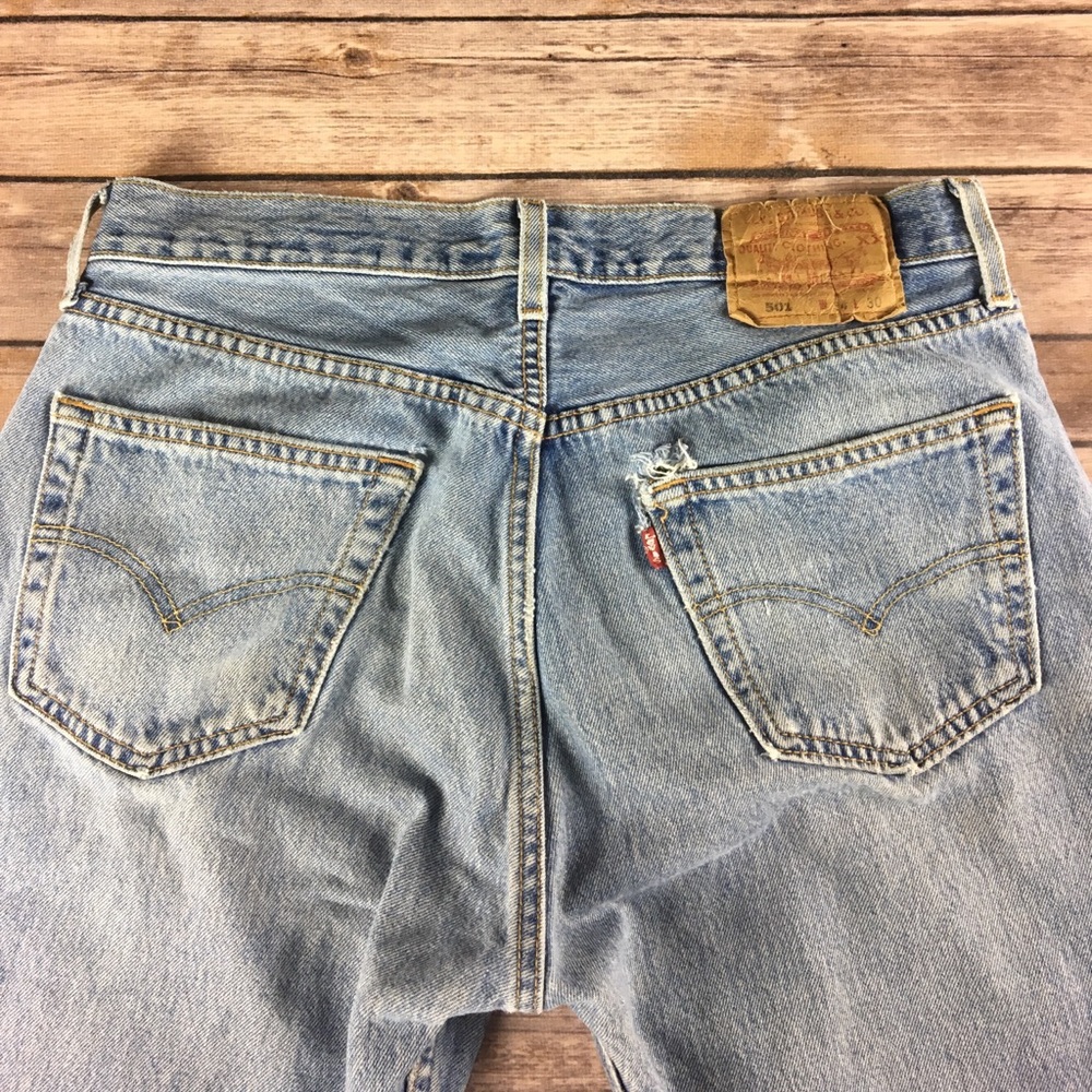 SOLD VINTAGE DISTRESSED 501 BUTTON FLY LEVI JEANS - Picture 6 of 6