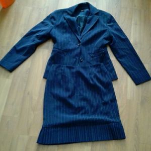 Larry Levine women business suit