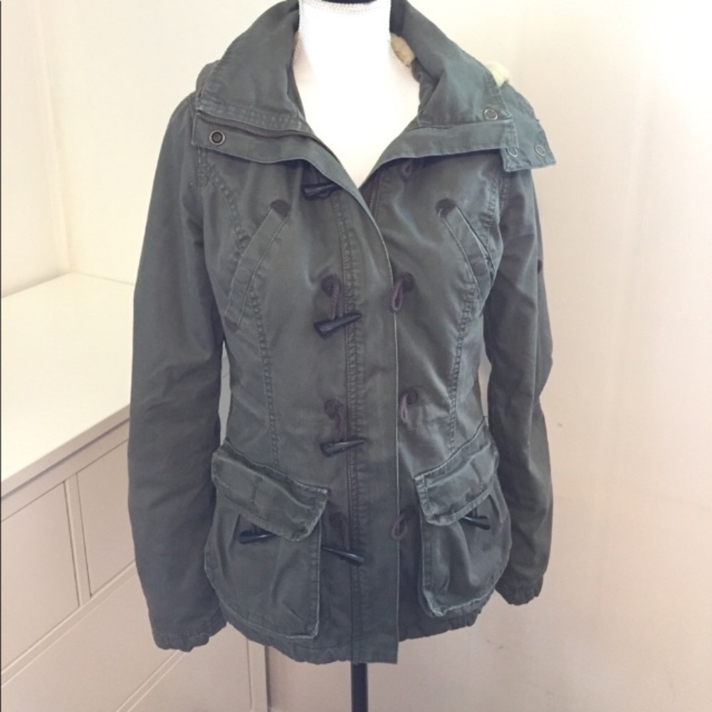 Toggle coat