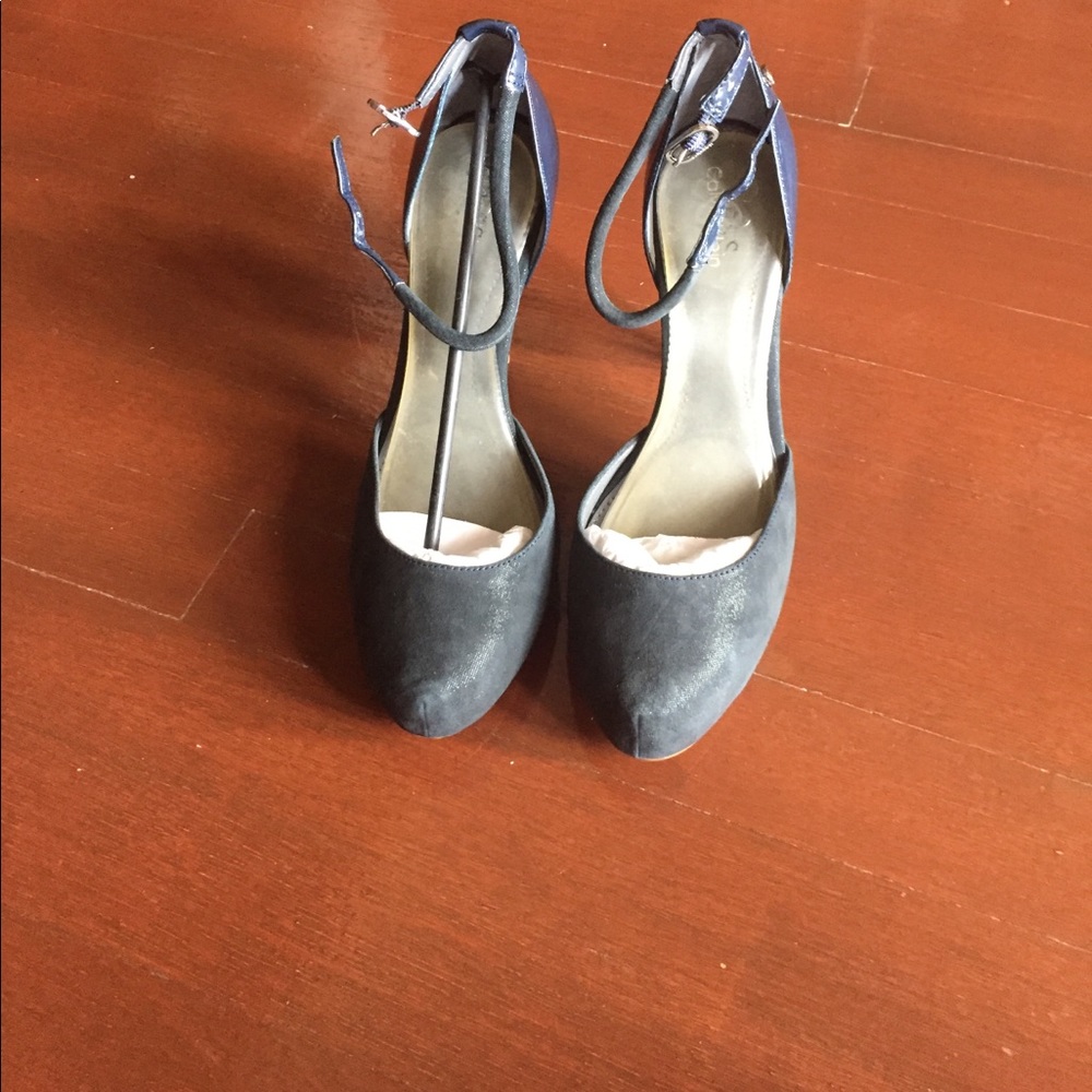 Calvin Klein Navy Pumps