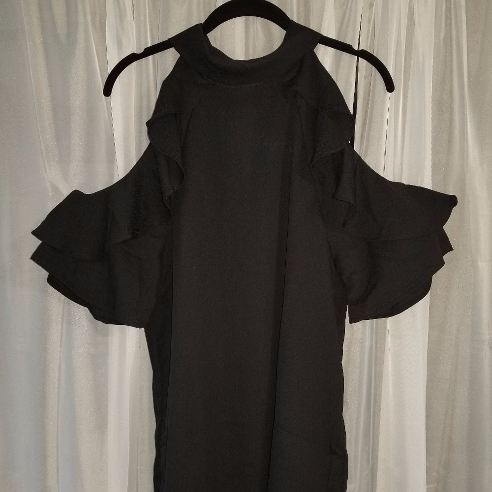 Boutique Cold Shoulder Ruffle Top - Picture 2 of 4