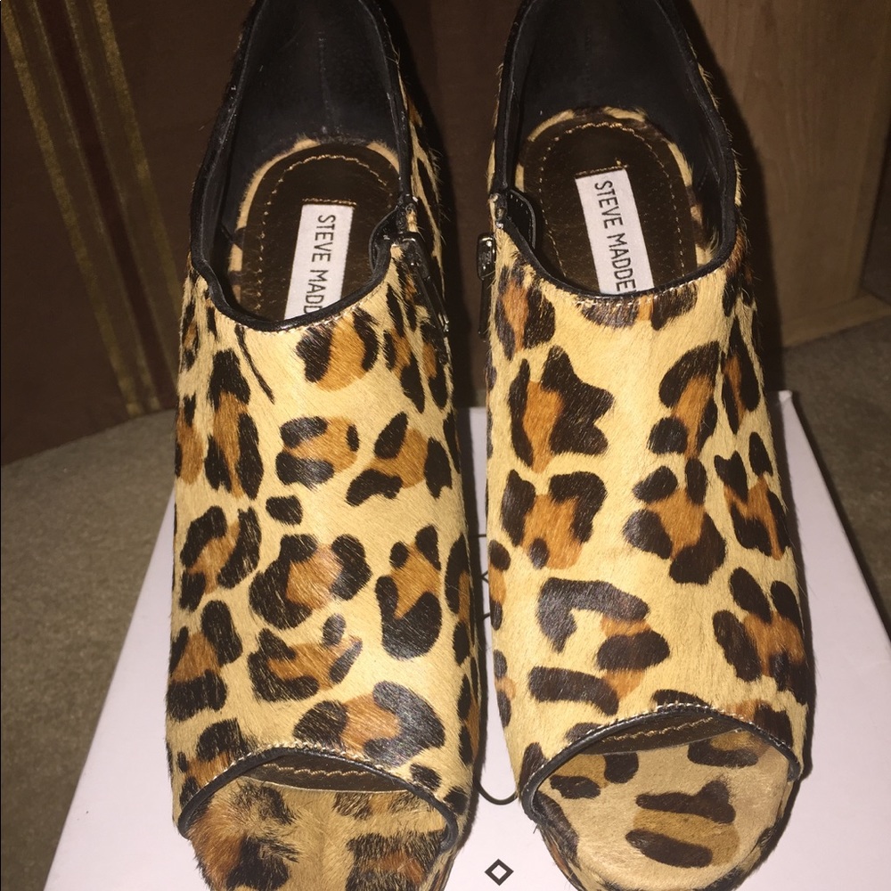Steve Madden Leopard Wedge