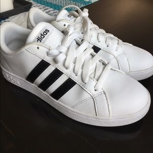 Classic white/black stripe adidas