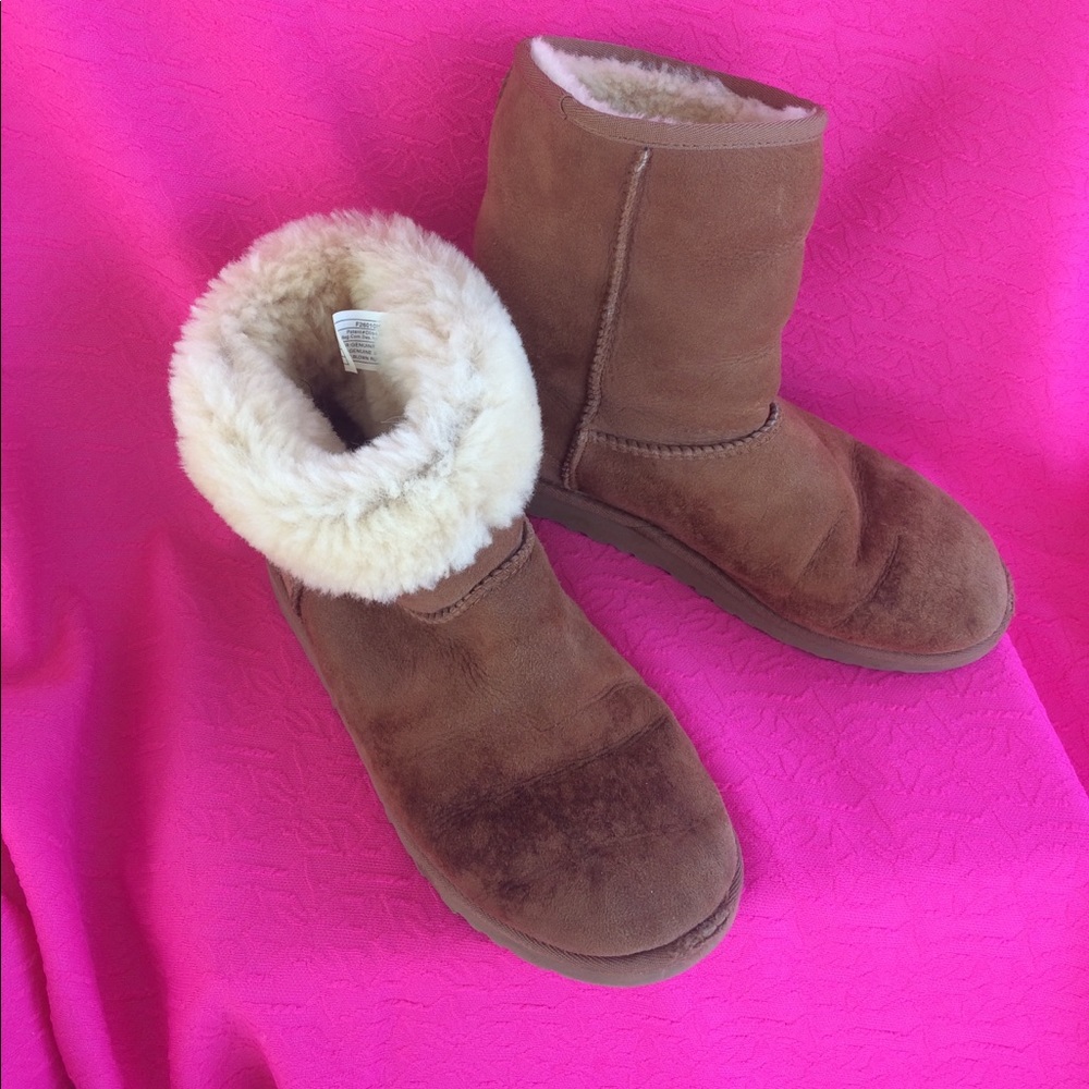 Ugg woman’s size 6