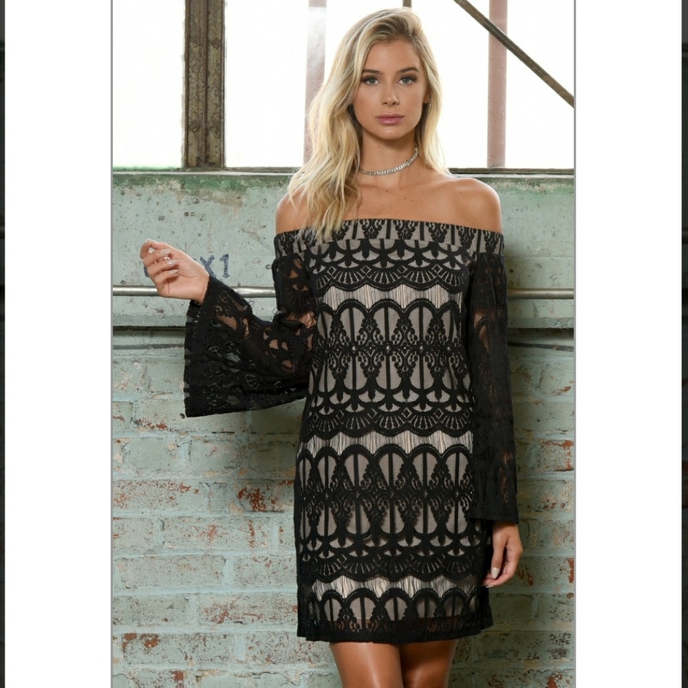 New!! Bell Sleeve Lace Dress