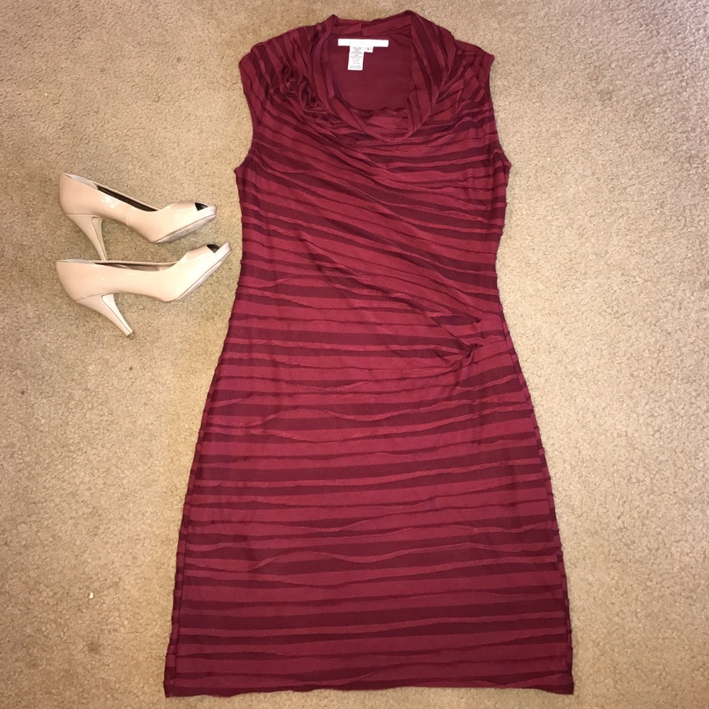 Max studio maroon sleeveless dress