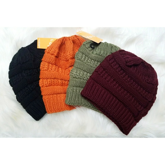 Messy Bun/Ponytail Beanie - Picture 2 of 3