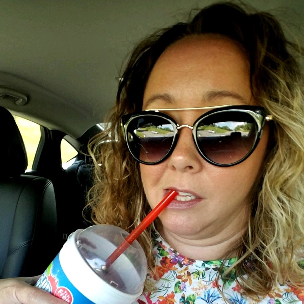 Meet your Posher, Nikki