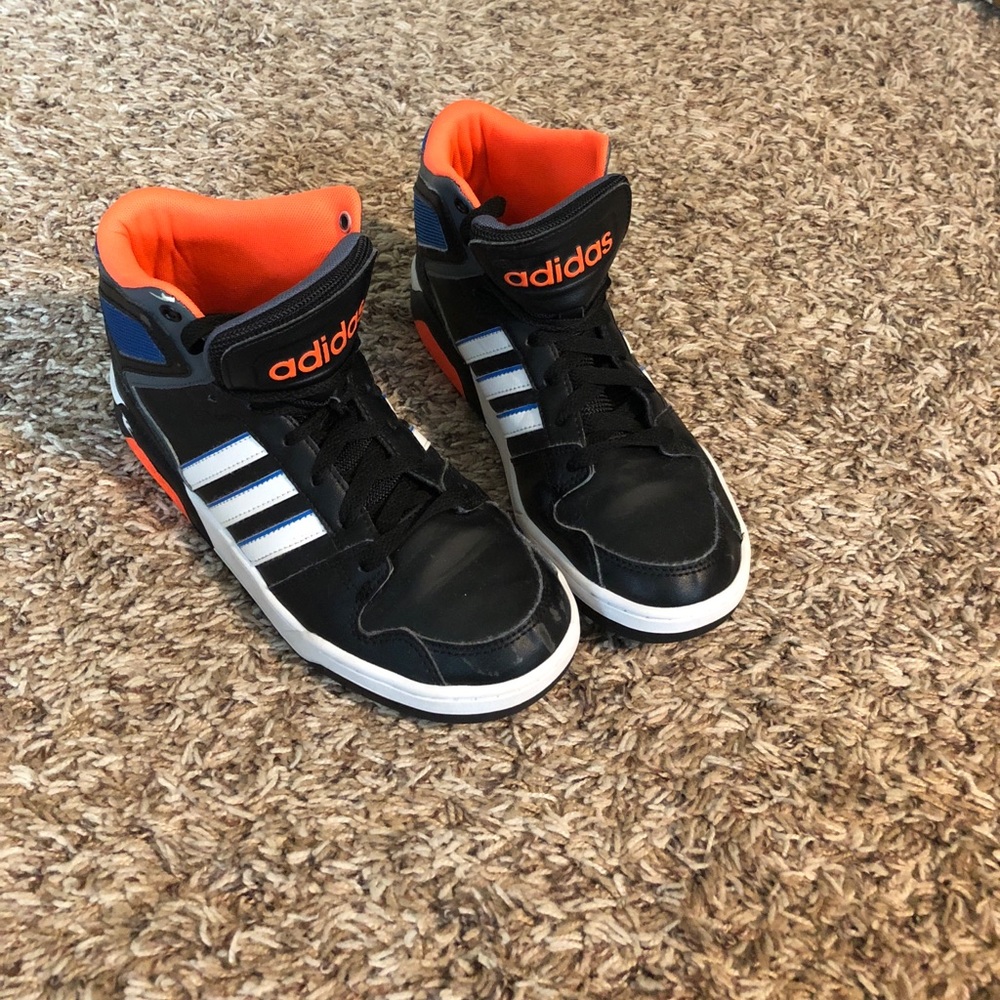 Adidas basketball shoes sz 6.5